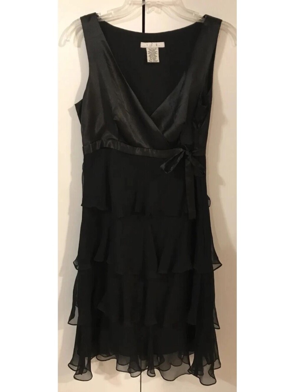 ICE Womens Size 4 Sleeveless Sleek Black Ruffled Formal Style Vneck Dress! A139